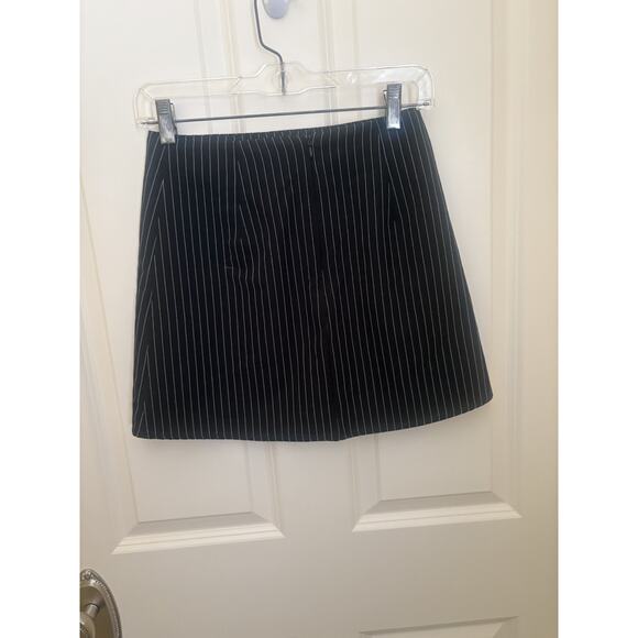 PRINCESS POLLY Luca Pin Stripe 2 Pc SET Crop Top Mini Skirt Size 4 MOB MISTRESS - Picture 4 of 6